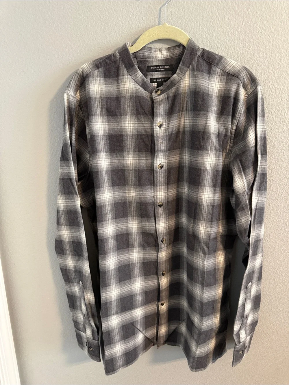 NWT Banana Republic Gray and White Plaid Shirt